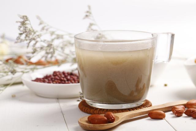 恰玛古素食粉是“养胃之王”，每天冲水喝点，缓解胃病