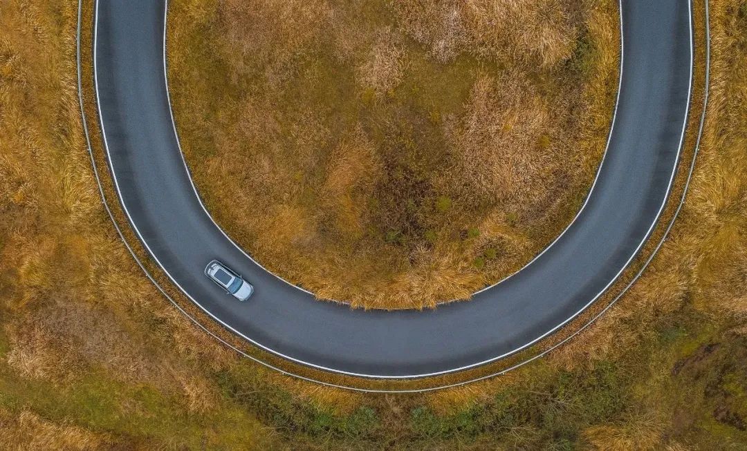 在最专业的场地开长安UNI-K，时速100km/h过弯犹如坐过山车？