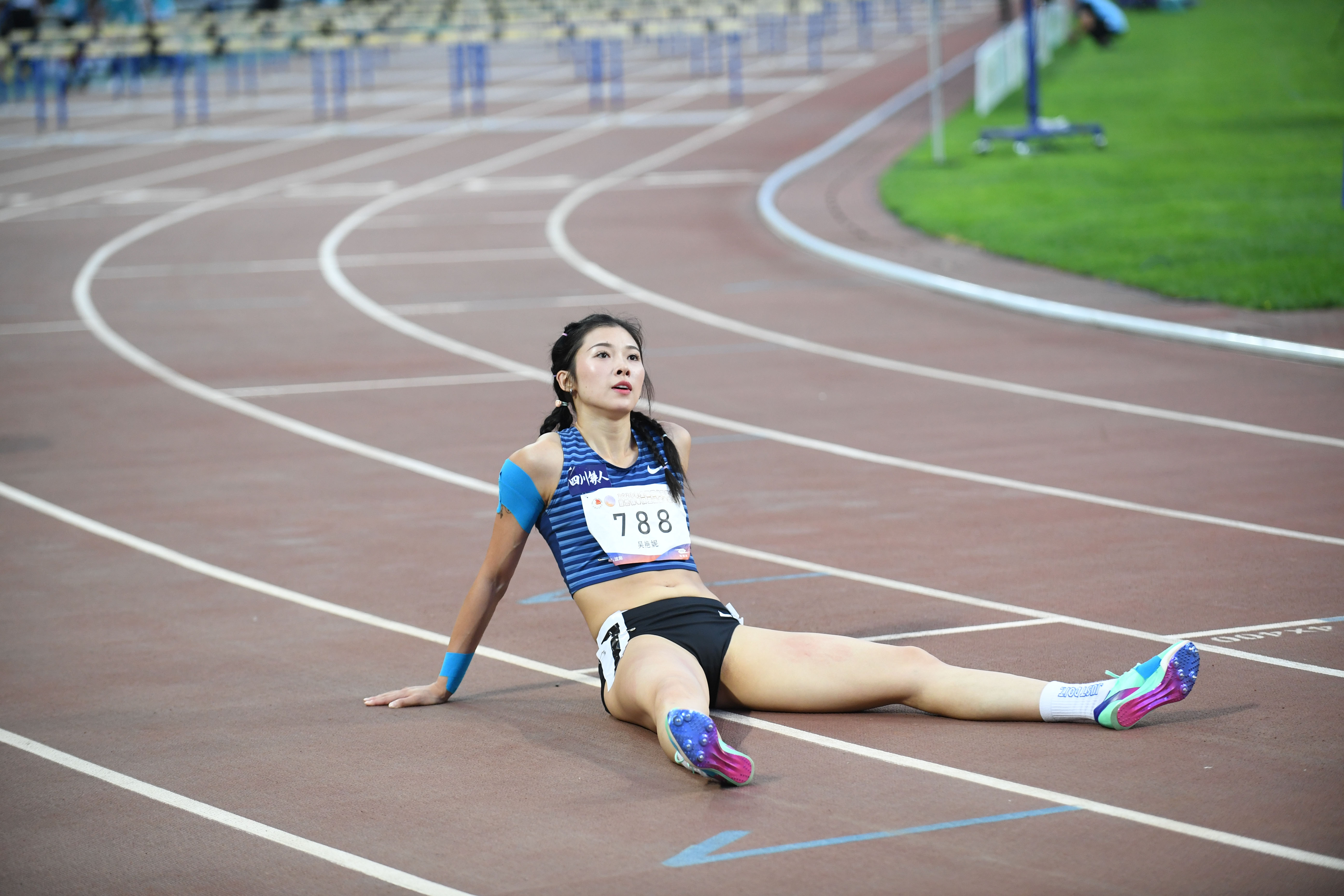 田径——全国冠军赛:女子100米栏赛况