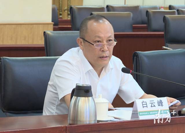 广东中烟工业有限责任公司党组书记、总经理白云峰