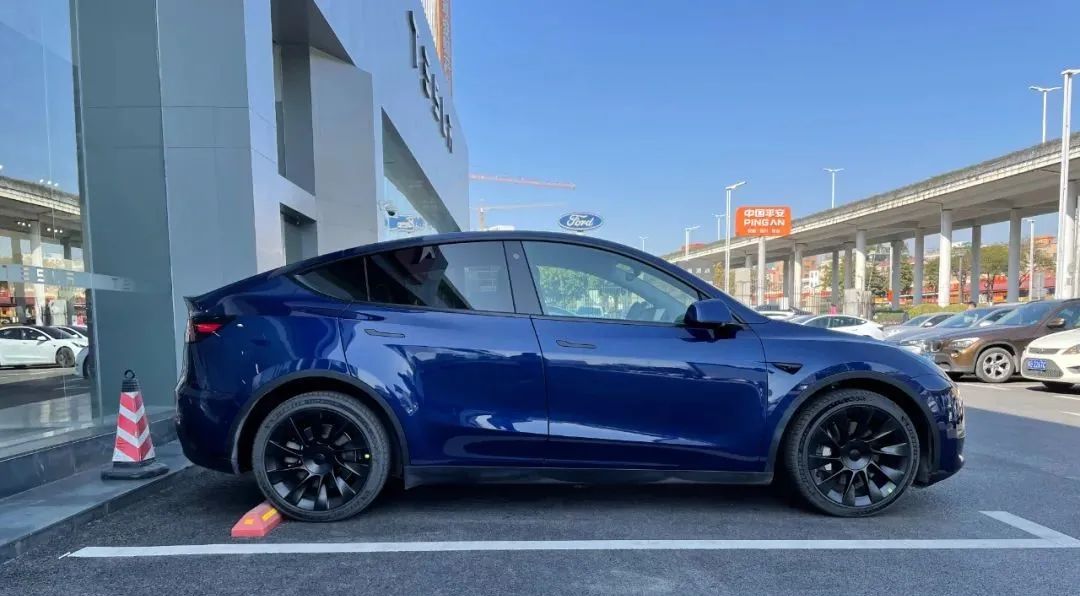 ID.4 CROZZ对比Model Y，谁才是电动化时代的新选择？