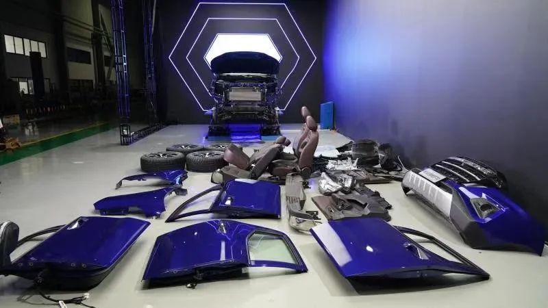 直播拆解长安凯程F70，内在品质好不好一目了然！