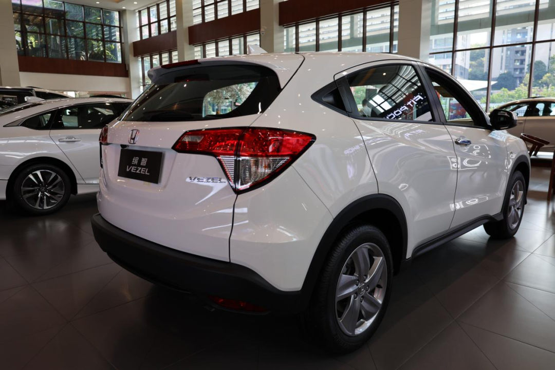 手握15万预算买哪款SUV？90后小哥跑一趟本田4S店，锁定缤智了！