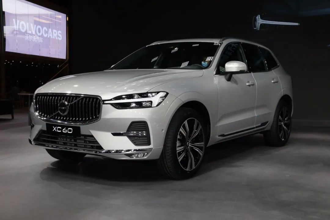 决心挑战BBA，二线豪华品牌又发新车，新ES、XC60等抢先看