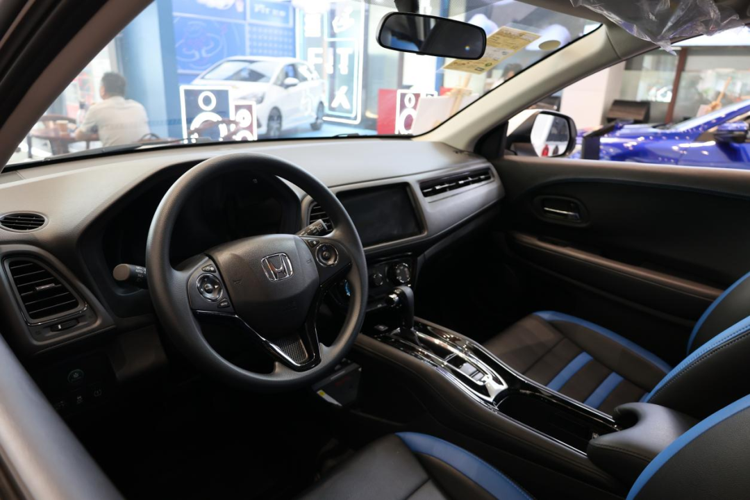 手握15万预算买哪款SUV？90后小哥跑一趟本田4S店，锁定缤智了！