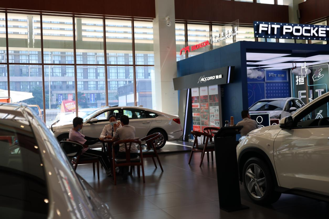 手握15万预算买哪款SUV？90后小哥跑一趟本田4S店，锁定缤智了！