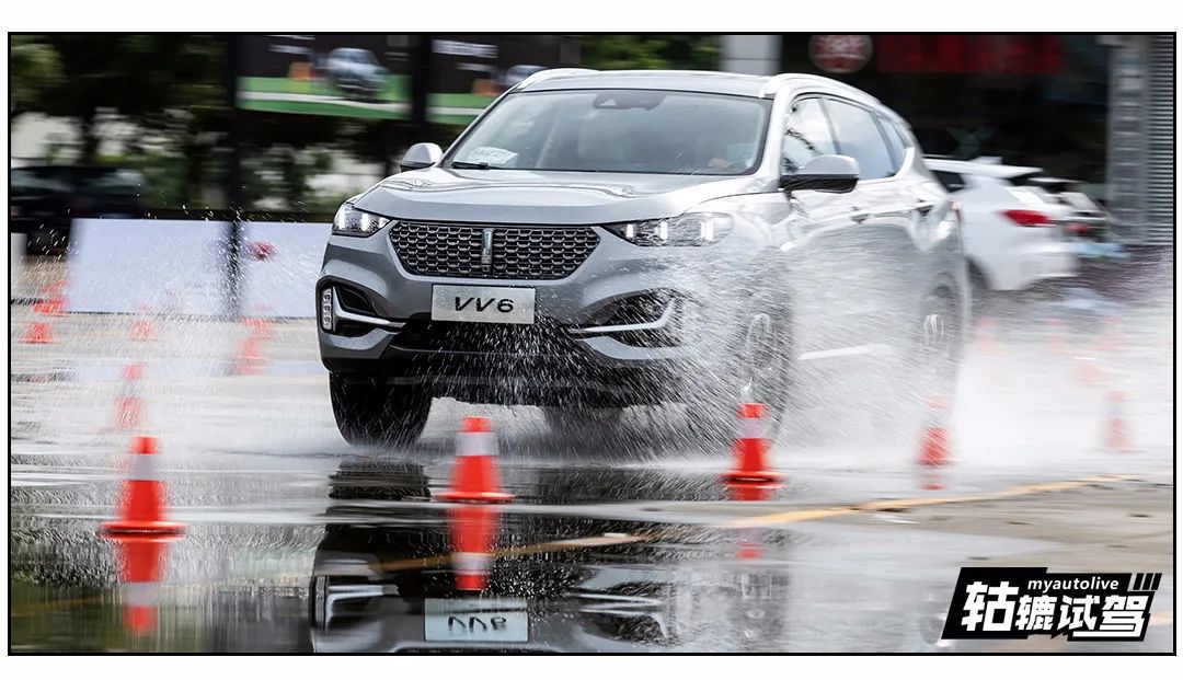 轱辘试驾|一款被低估的豪华智能SUV，20余项提升后仍是14.8万元起