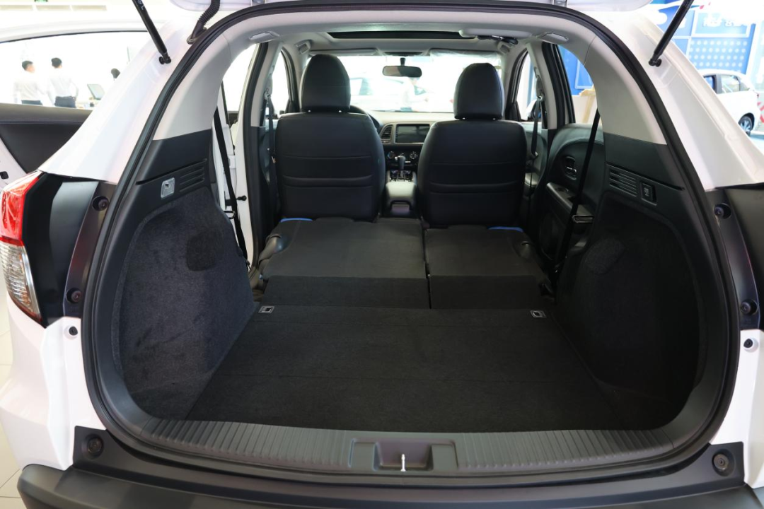 手握15万预算买哪款SUV？90后小哥跑一趟本田4S店，锁定缤智了！