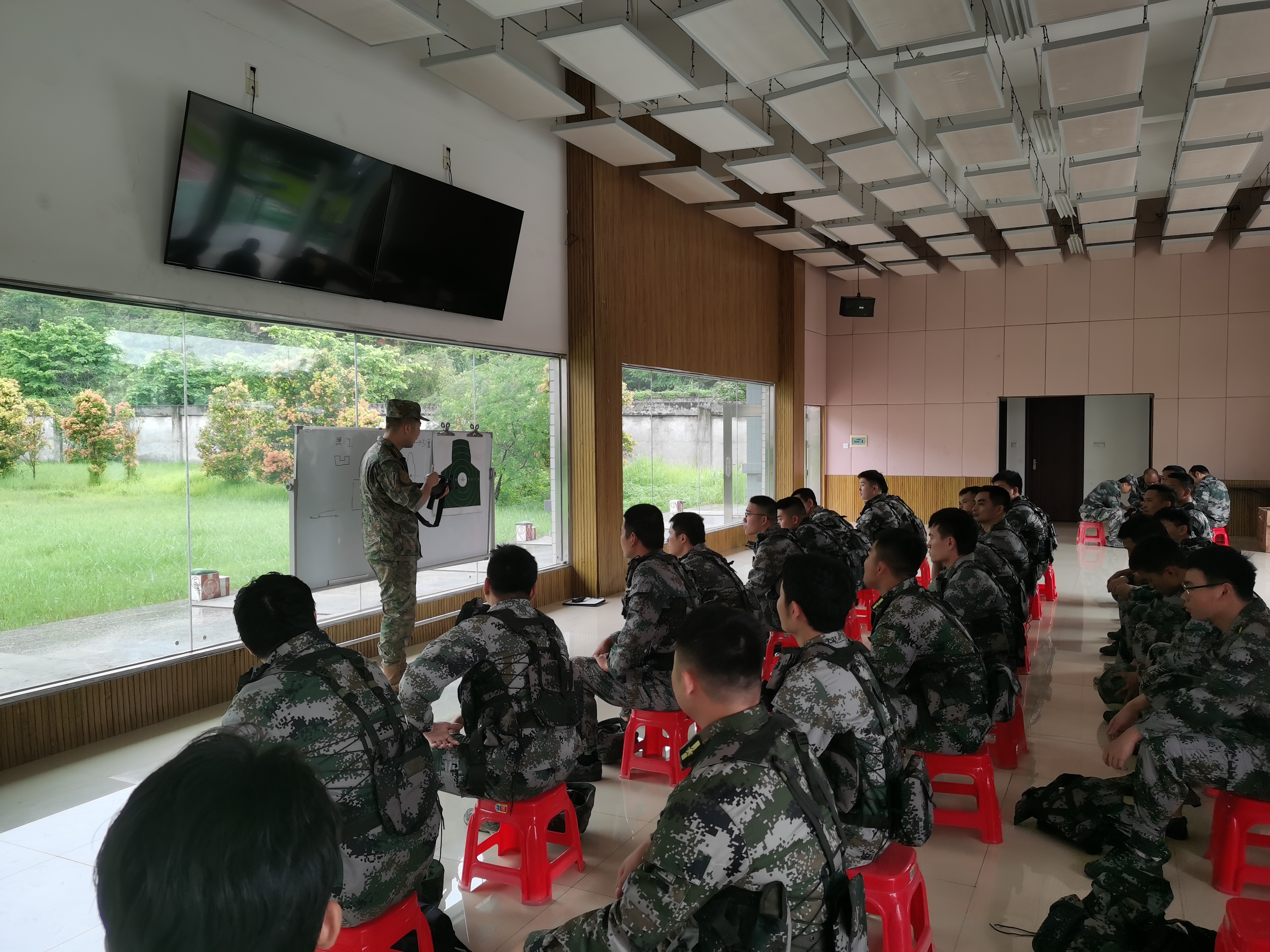 揭阳普宁:真枪实弹齐上阵 民兵训练实战化