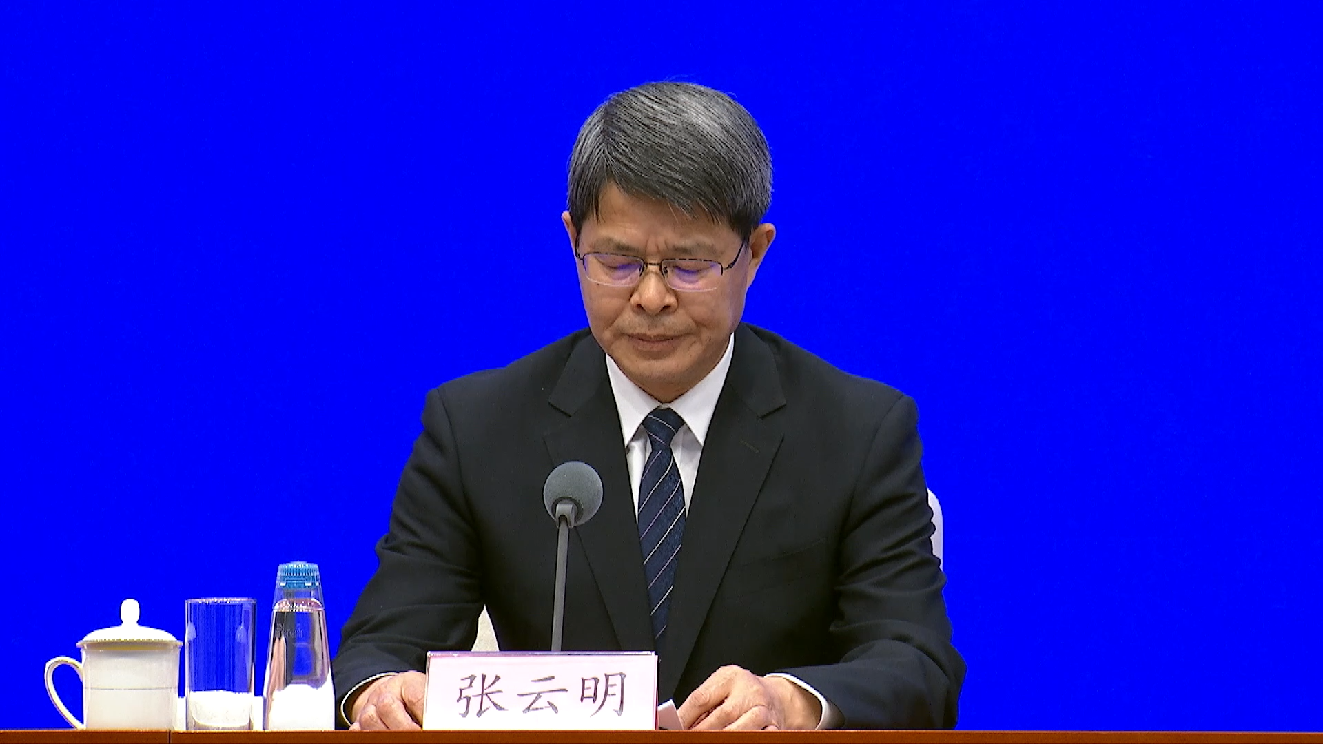 为什么鸡蛋 不都是白色的?