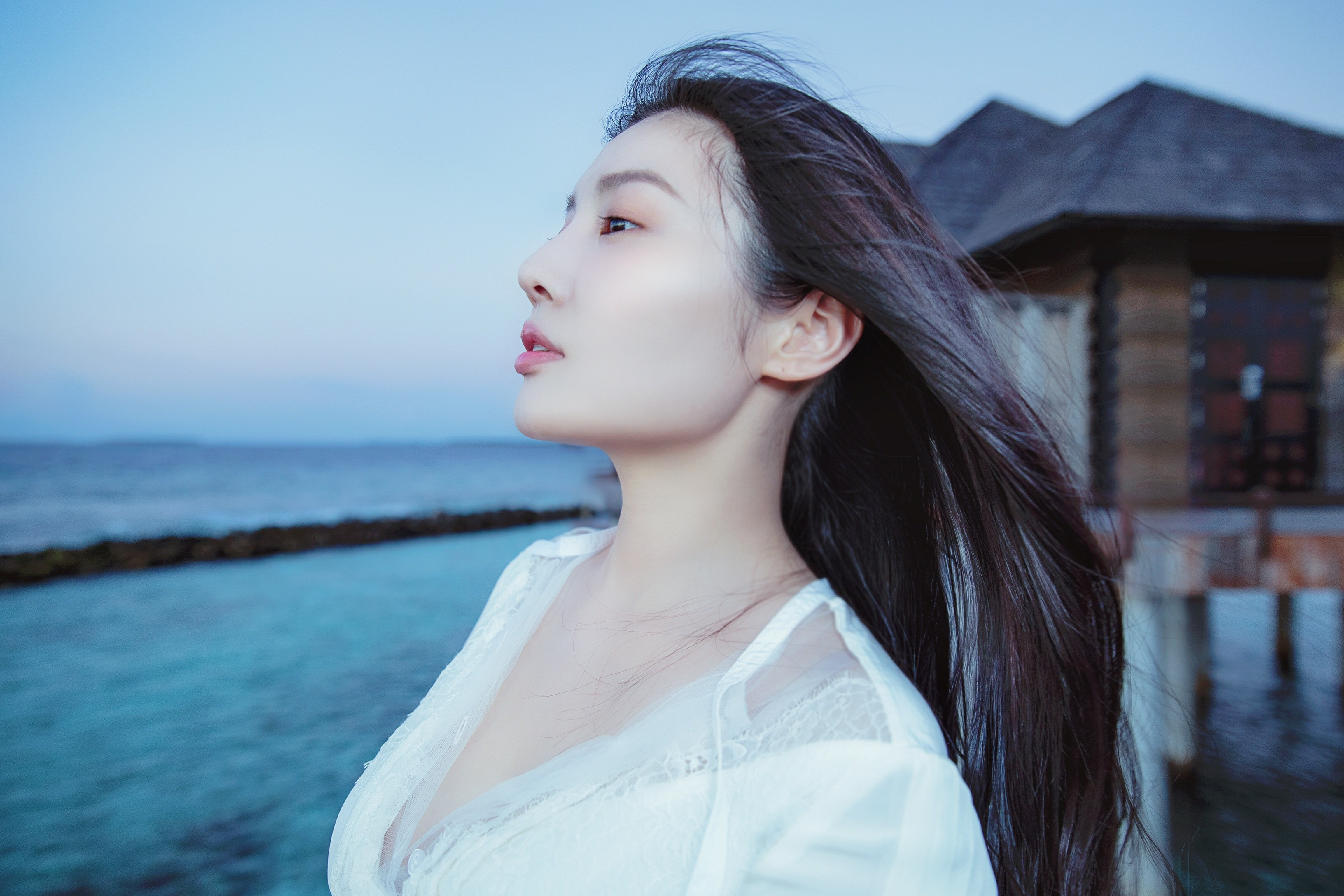 徐冬冬海风拂面颜值抗打壁纸写真 灵动少女纯粹美妙