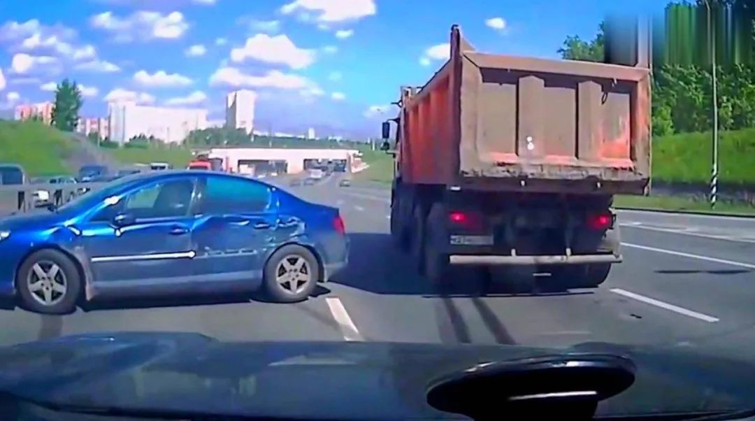 憋了一个月的台风终于要来了，这些行车避险知识请收好！