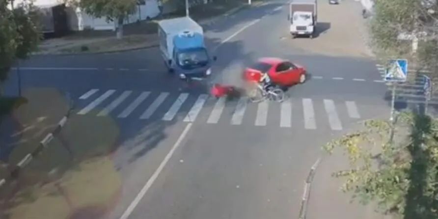 憋了一个月的台风终于要来了，这些行车避险知识请收好！