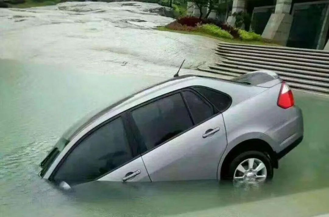 憋了一个月的台风终于要来了，这些行车避险知识请收好！