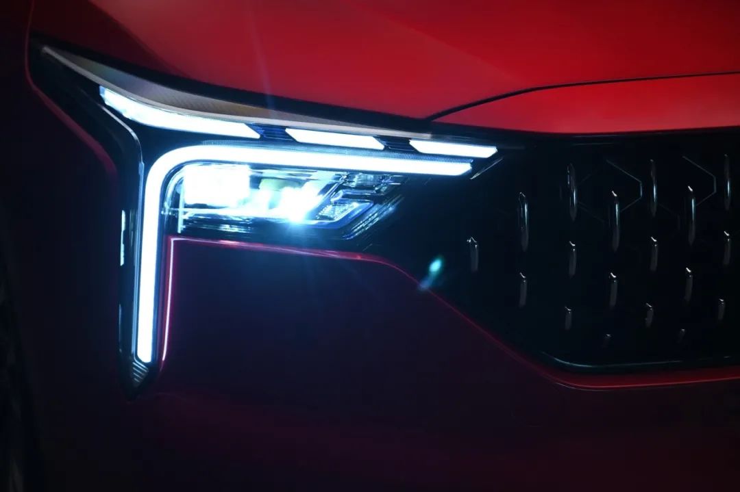 重磅新车官图抢先看，吉利“最美国产车”改款，恒驰6车刷屏朋友圈！