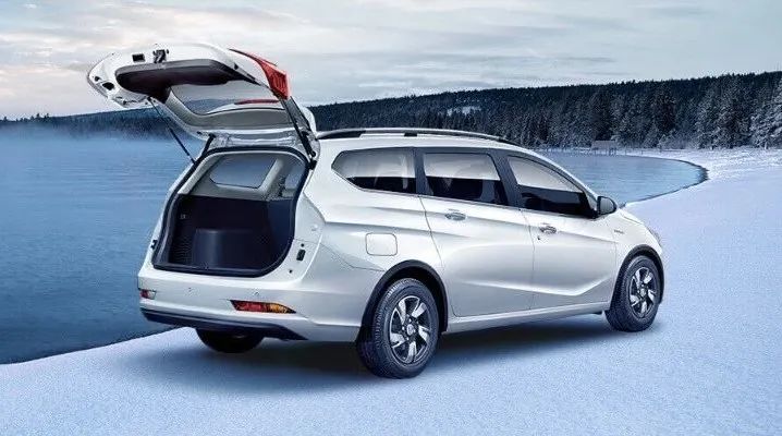 新宝骏RC-5W上市，同样亲民的旅行车还有它们，最低不到五万元