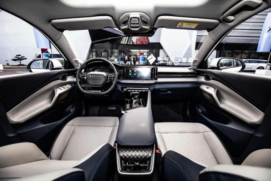 新宝骏RC-5W上市，同样亲民的旅行车还有它们，最低不到五万元