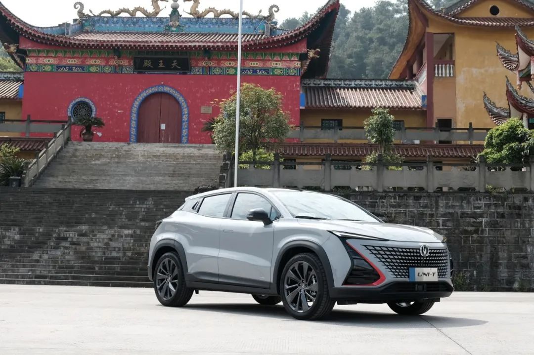 红海就代表没机会了？这几家车企有成功诀窍，快来学两招