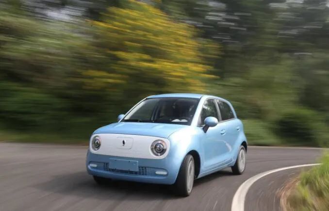 新能源汽车销量终结12连跌，多项救市政策继续“加电”