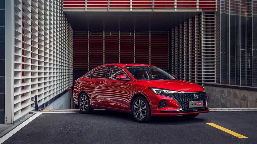 运动家轿有哪些新选择？思域两厢领衔，这款7月差点破2万辆