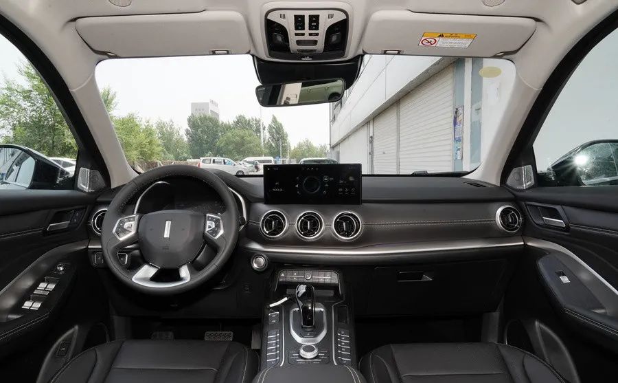 七夕最浪漫的四款SUV推荐，氛围灯、大天窗全都有，最低15万