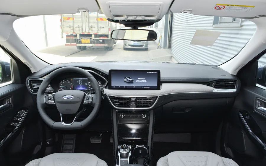 七夕最浪漫的四款SUV推荐，氛围灯、大天窗全都有，最低15万