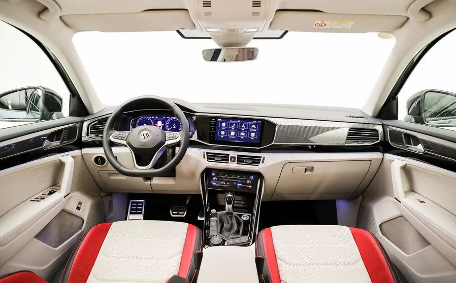 七夕最浪漫的四款SUV推荐，氛围灯、大天窗全都有，最低15万