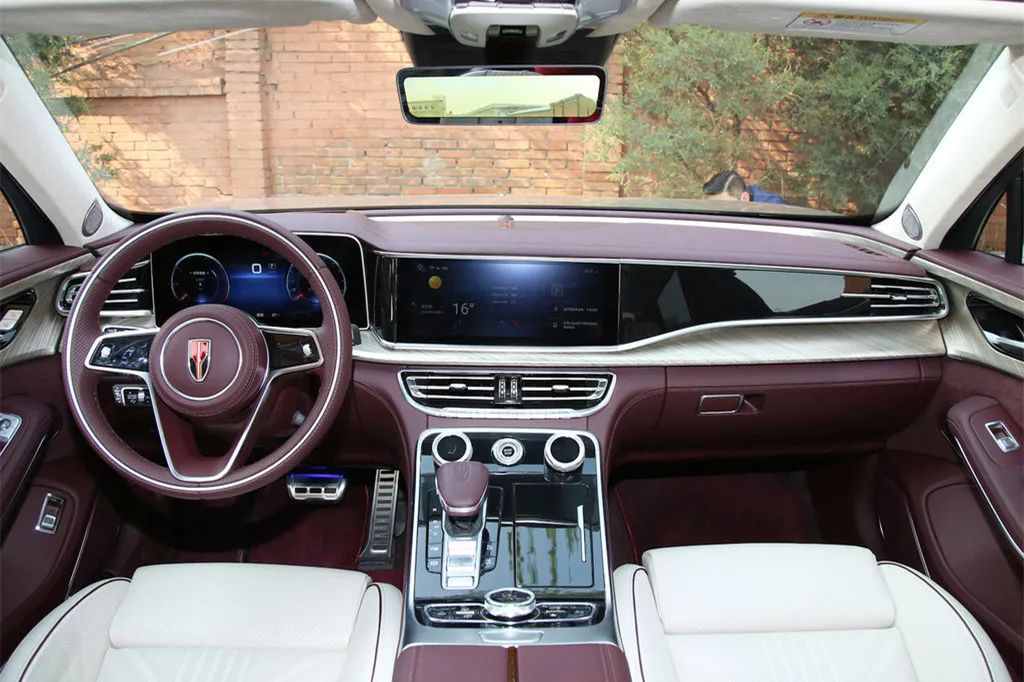 轴距都超3米，配置奢华，红旗H9与奥迪A6L怎么选？