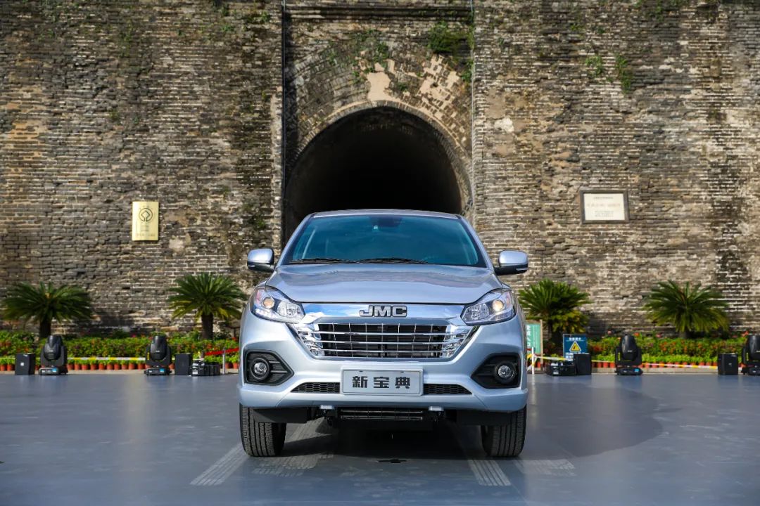 皮卡市场风云再起，8万级皮卡选江铃新宝典才是正解！