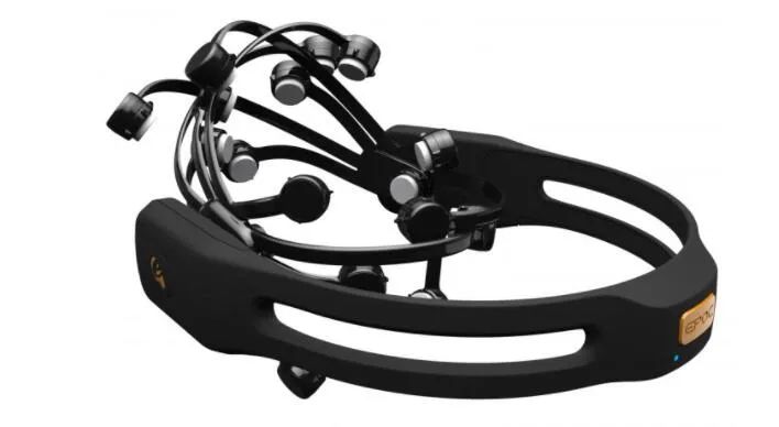 马斯克的脑机接口再创历史，“意念开车”还有多远？