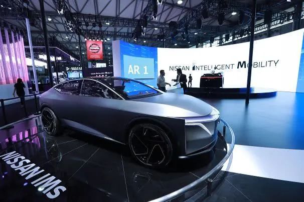 马斯克的脑机接口再创历史，“意念开车”还有多远？