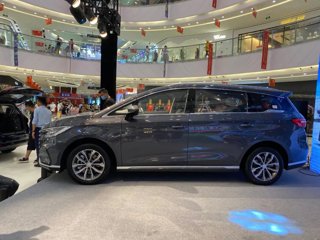 9.48万起售，宋MAX升级版登陆广州，标配比亚迪最新“黑科技”
