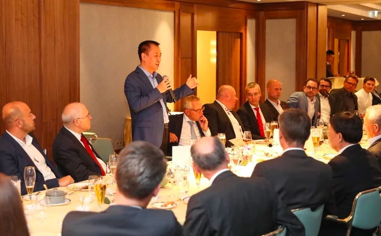 四面楚歌，拜腾的逆袭之路“难于上青天”