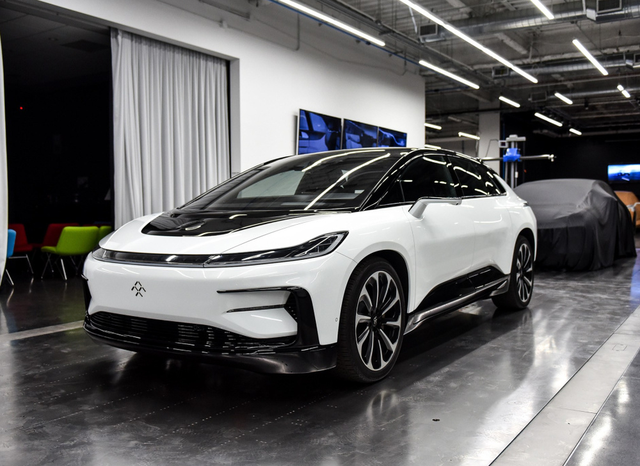 iphone12延期发布，车圈“跳票”大佬：这还嫩着呢!