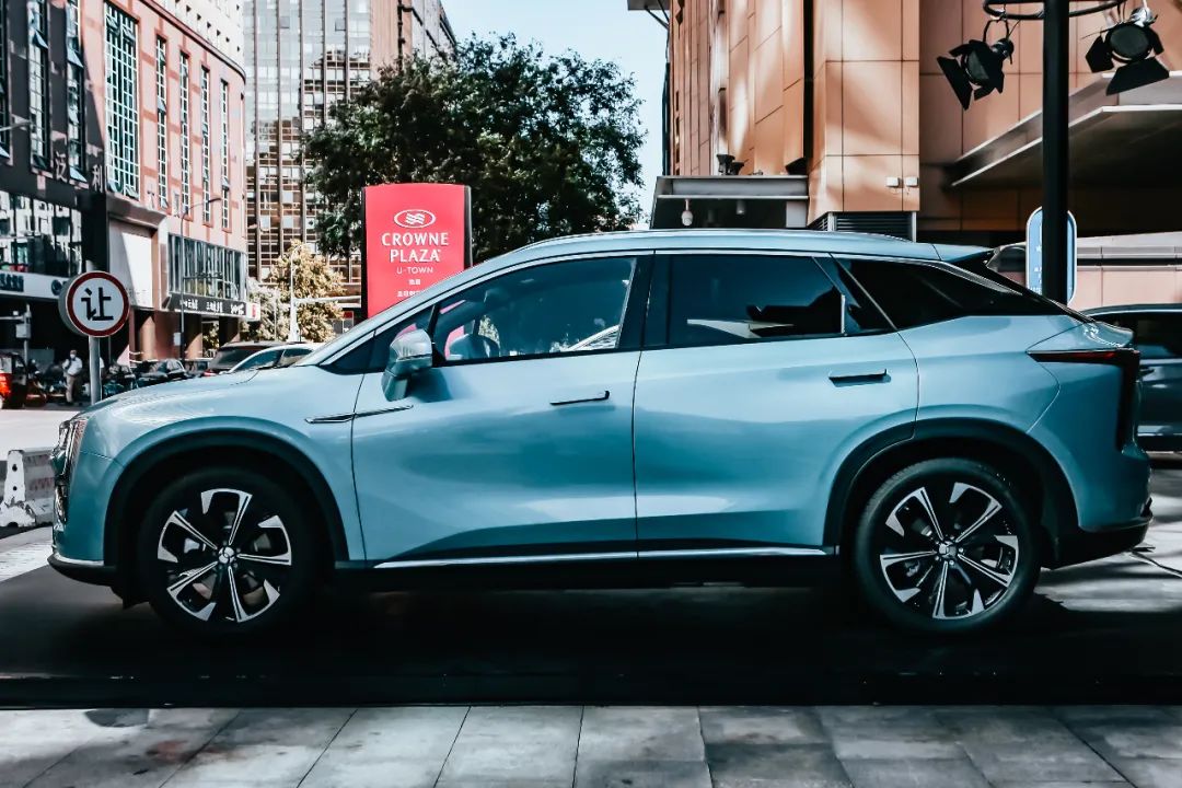 广汽蔚来“模因战队”出道，不靠硬件挣钱真的可行？