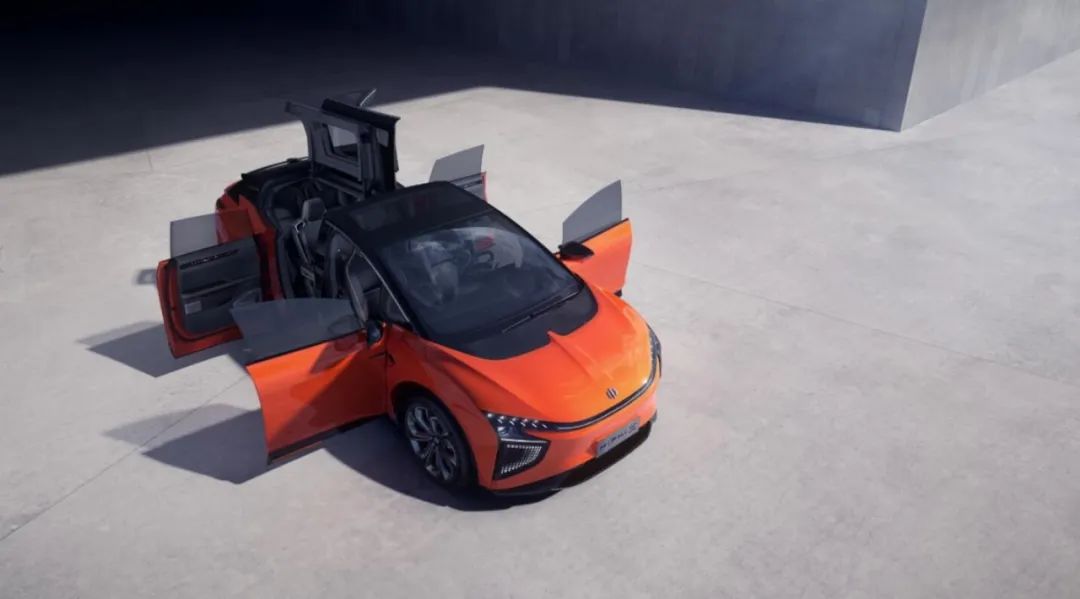 奔驰新款E-Class L领衔，多车上演北京车展前的“抢滩登陆战”