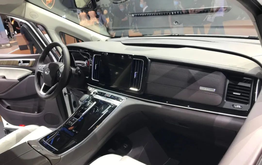 发布新战略，多项创新产品亮相北京车展，广汽集团开启转型之路