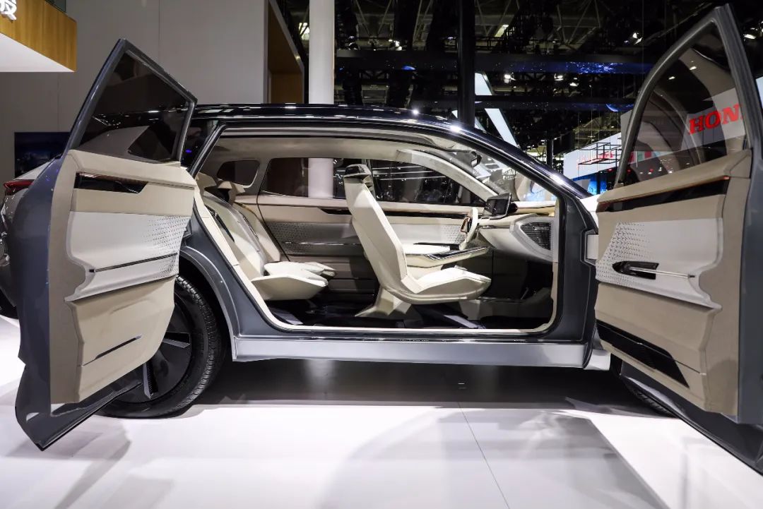 捷途X70PLUS全球首发，概念车亮相，看捷途如何抢头条