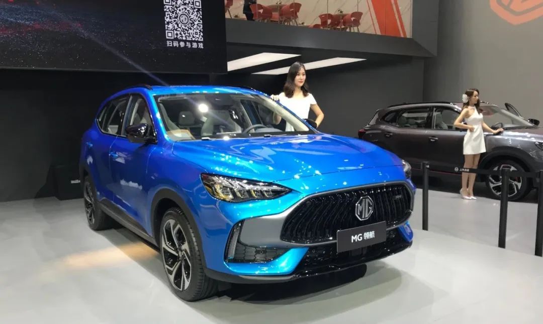 8万潮跑MG5、旗舰SUV MG领航齐登场，MG展台为何受到年轻人簇拥？