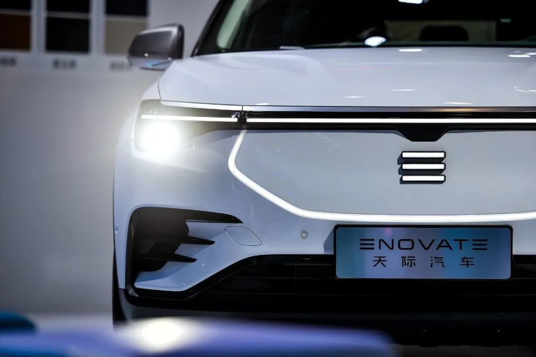 天际汽车出场就是王炸，天际ME7携五块大屏来搅局