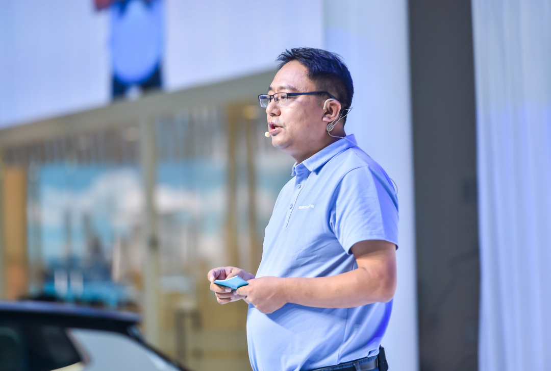 天际汽车出场就是王炸，天际ME7携五块大屏来搅局