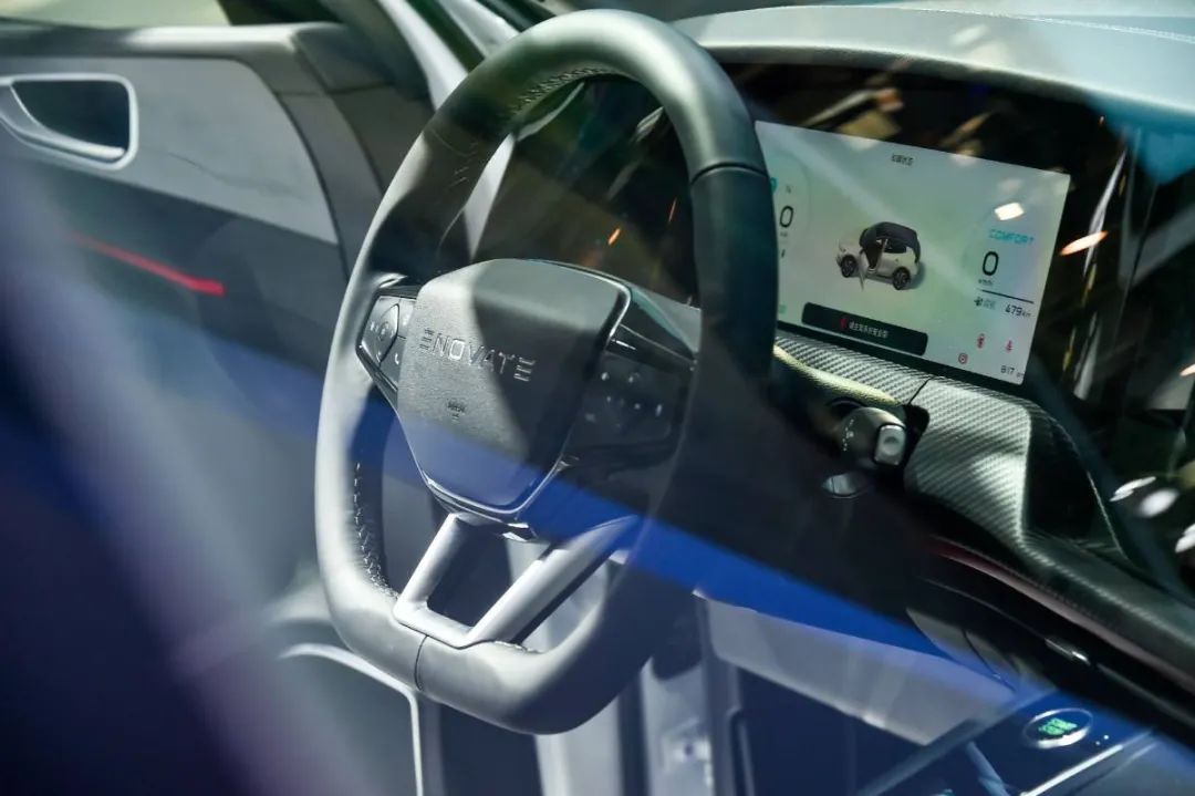 天际汽车出场就是王炸，天际ME7携五块大屏来搅局