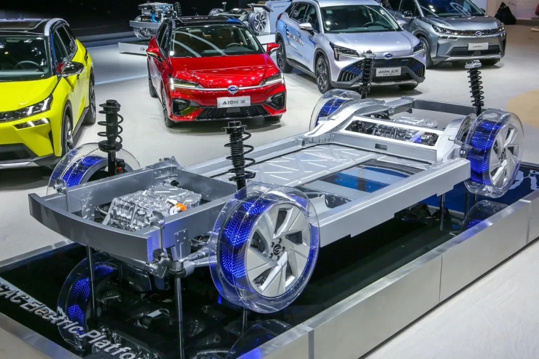 “四合一”集成电驱全球首发，广汽埃安百公里加速迈入两秒时代