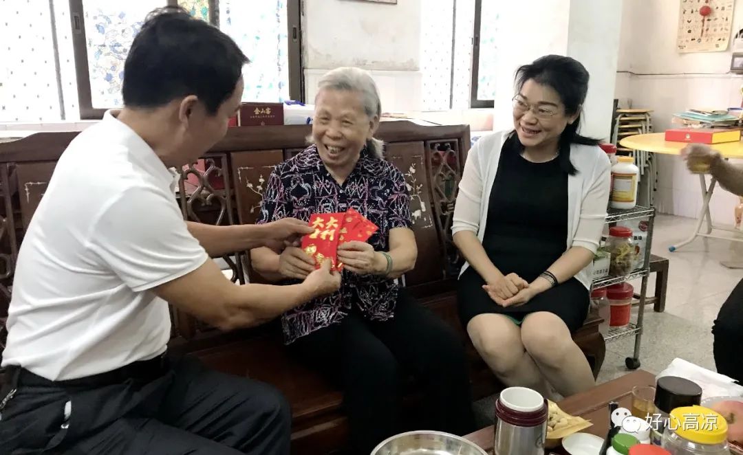 卢坤|“走心”更“暖心”！市领导慰问道德模范和身边好人董德文、卢坤华