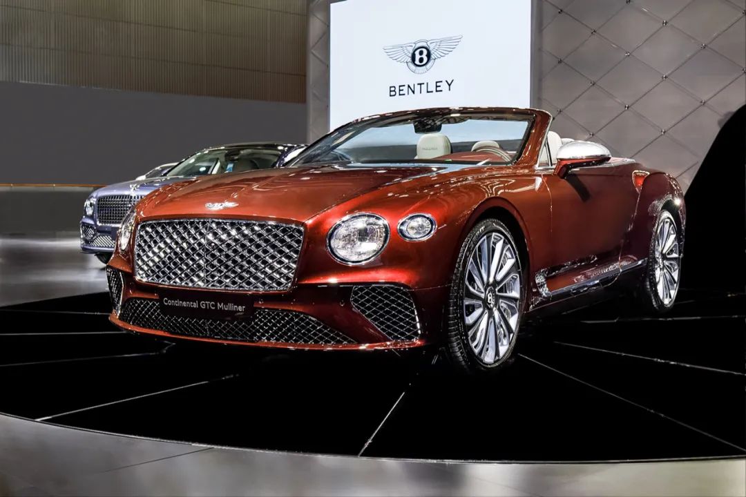 全新欧陆GT Mulliner敞篷版领衔，宾利在广州车展上有多耀眼？