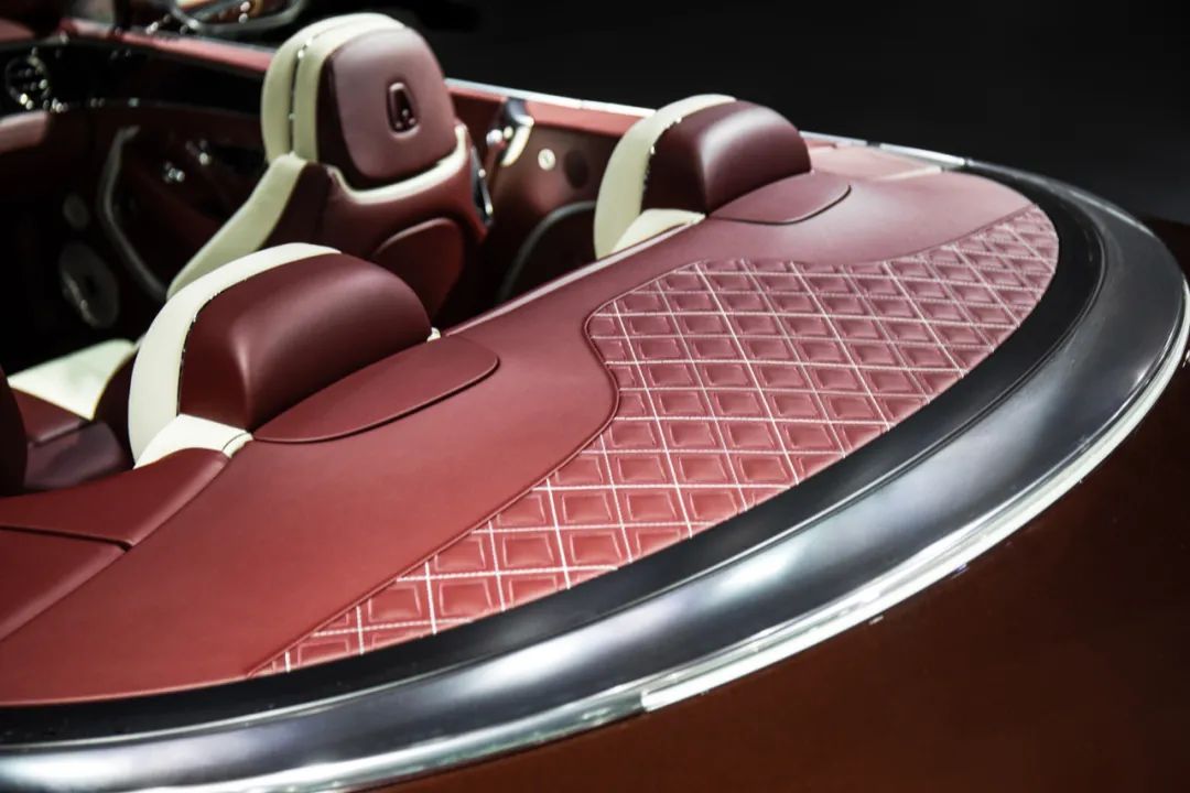 全新欧陆GT Mulliner敞篷版领衔，宾利在广州车展上有多耀眼？