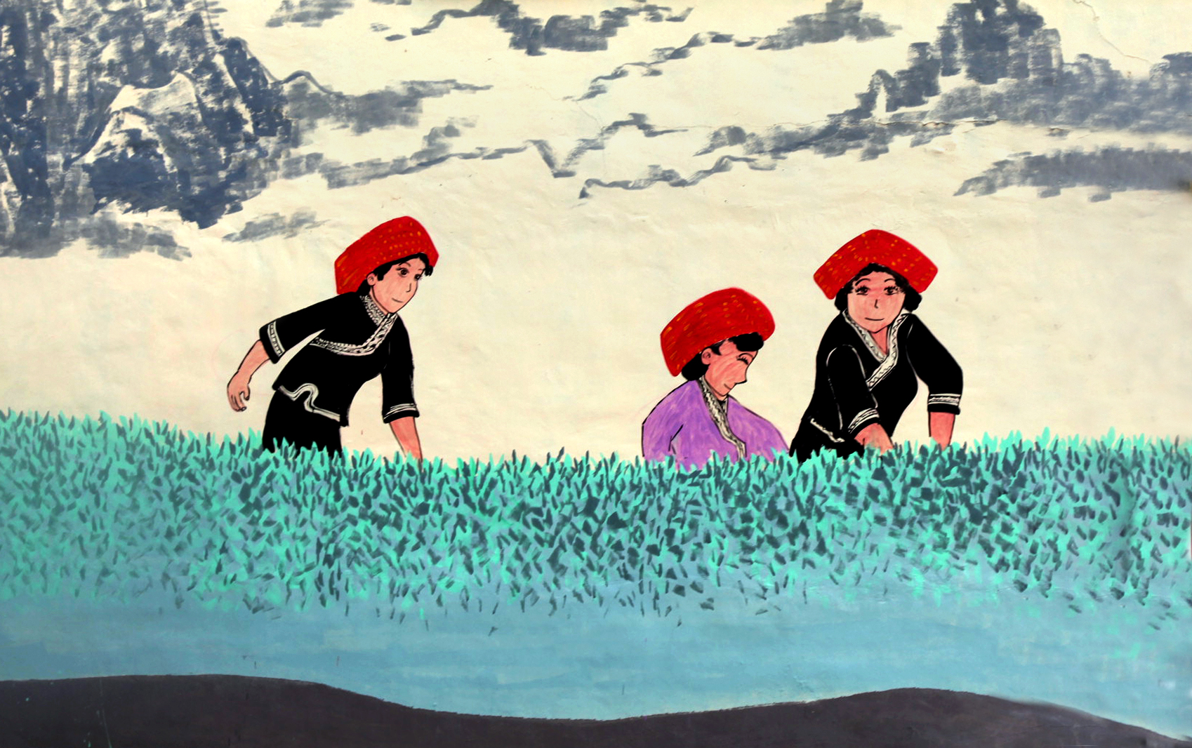 墙绘突出"过山瑶"特色发展林下经济,村民腰包鼓了过去,联山瑶族村村民