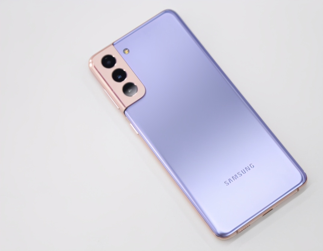 三星s21评测:屏大边窄,全新摄像头设计