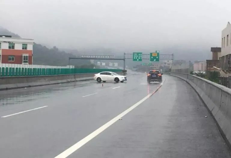 台风+暴雨密集来袭！不想爱车被“虐”惨，你需要知道这些