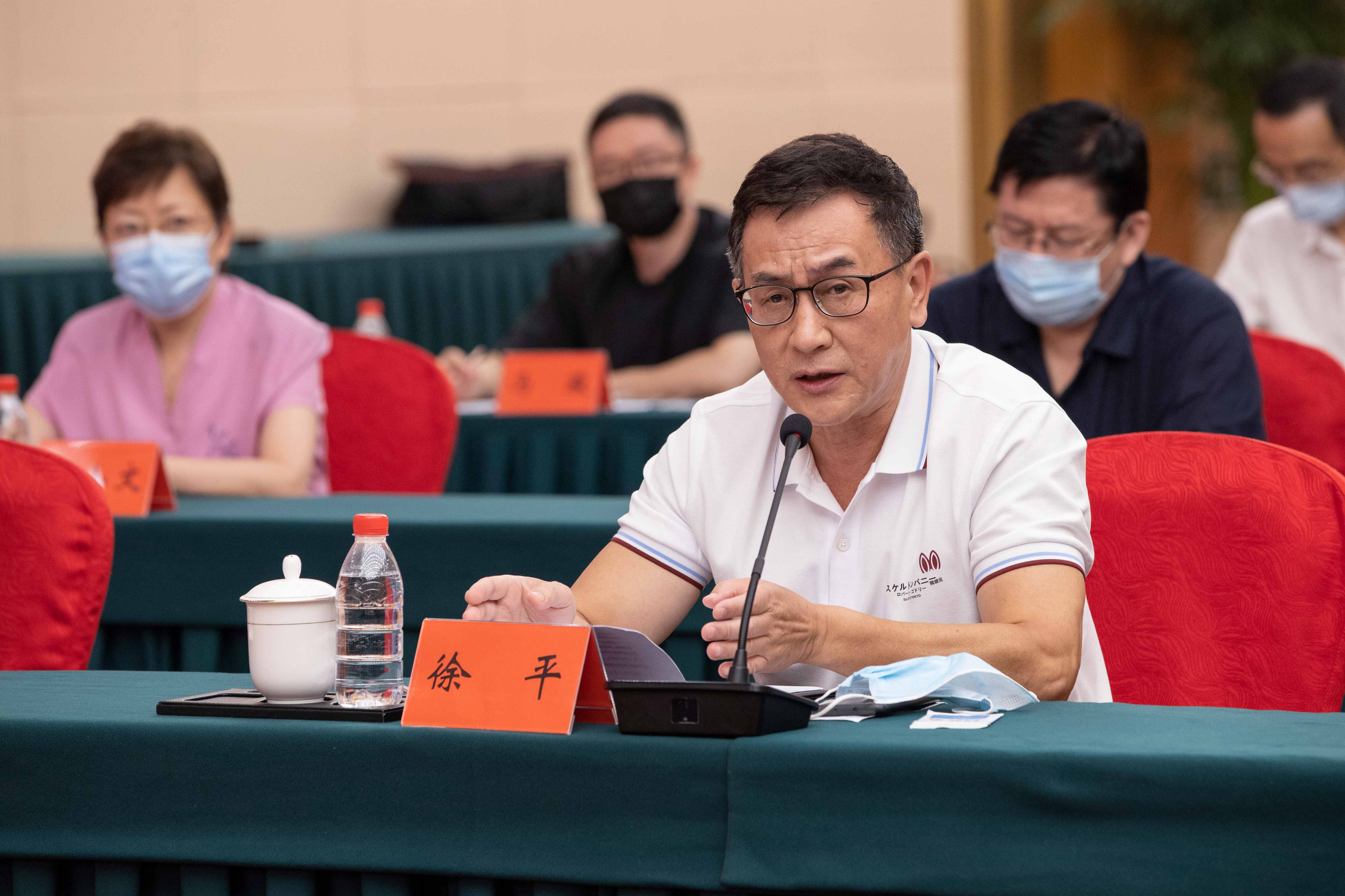 军史专家 徐平军史专家徐平研究员认为,《大决战》再现了三大战役的